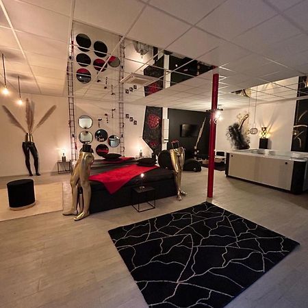 L'Escapade Sensuelle - La Love Room D'เอแปร์เน ภายนอก รูปภาพ
