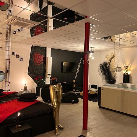 L'Escapade Sensuelle - La Love Room D'เอแปร์เน ภายนอก รูปภาพ