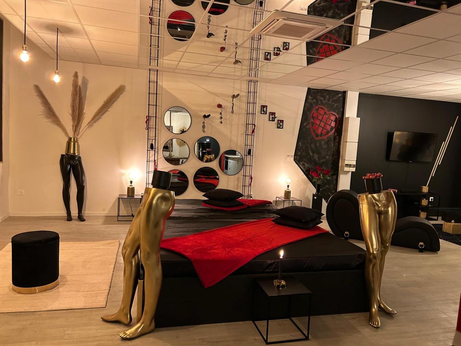 L'Escapade Sensuelle - La Love Room D'เอแปร์เน ภายนอก รูปภาพ