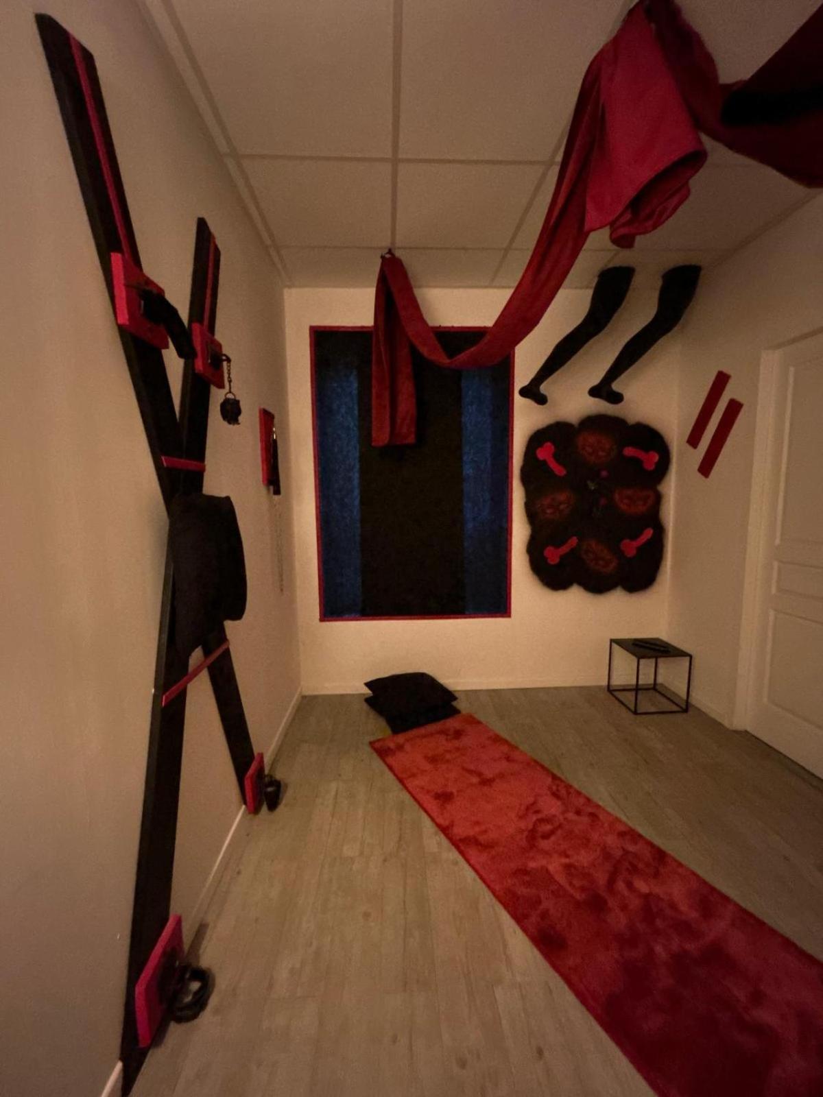 L'Escapade Sensuelle - La Love Room D'เอแปร์เน ภายนอก รูปภาพ