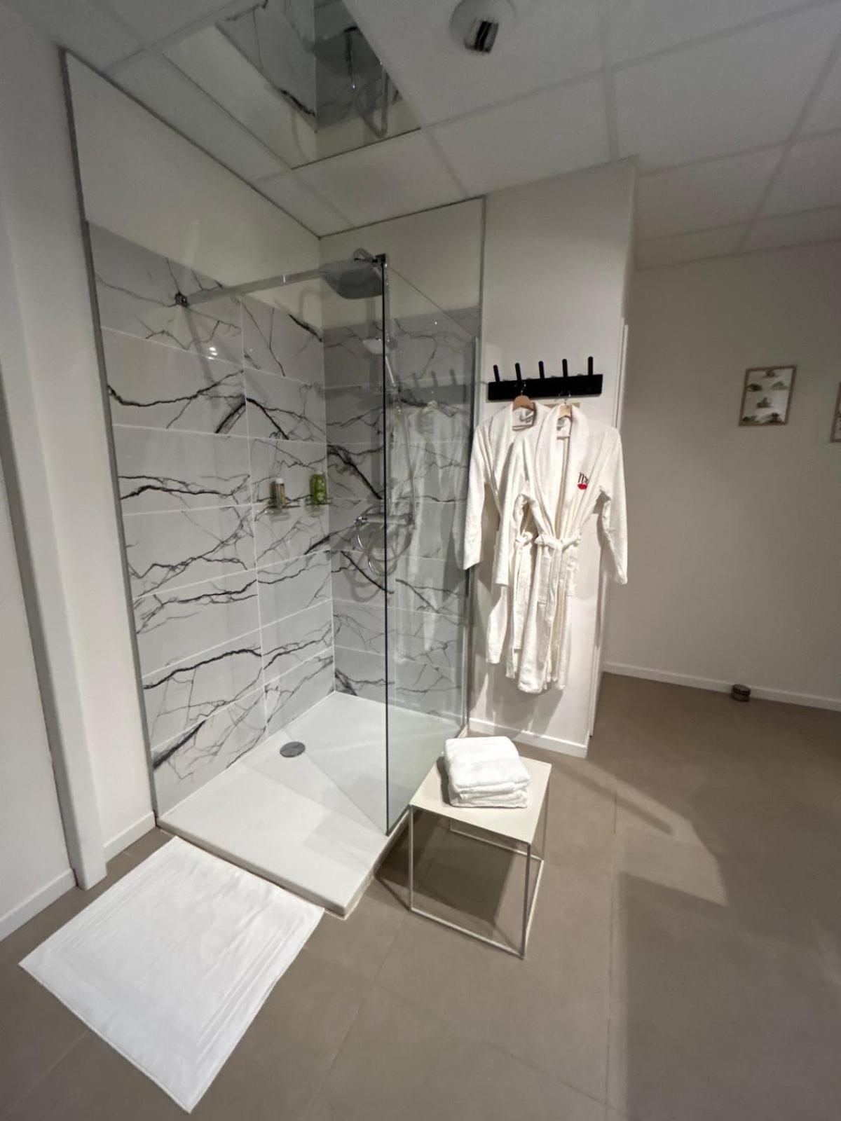 L'Escapade Sensuelle - La Love Room D'เอแปร์เน ภายนอก รูปภาพ