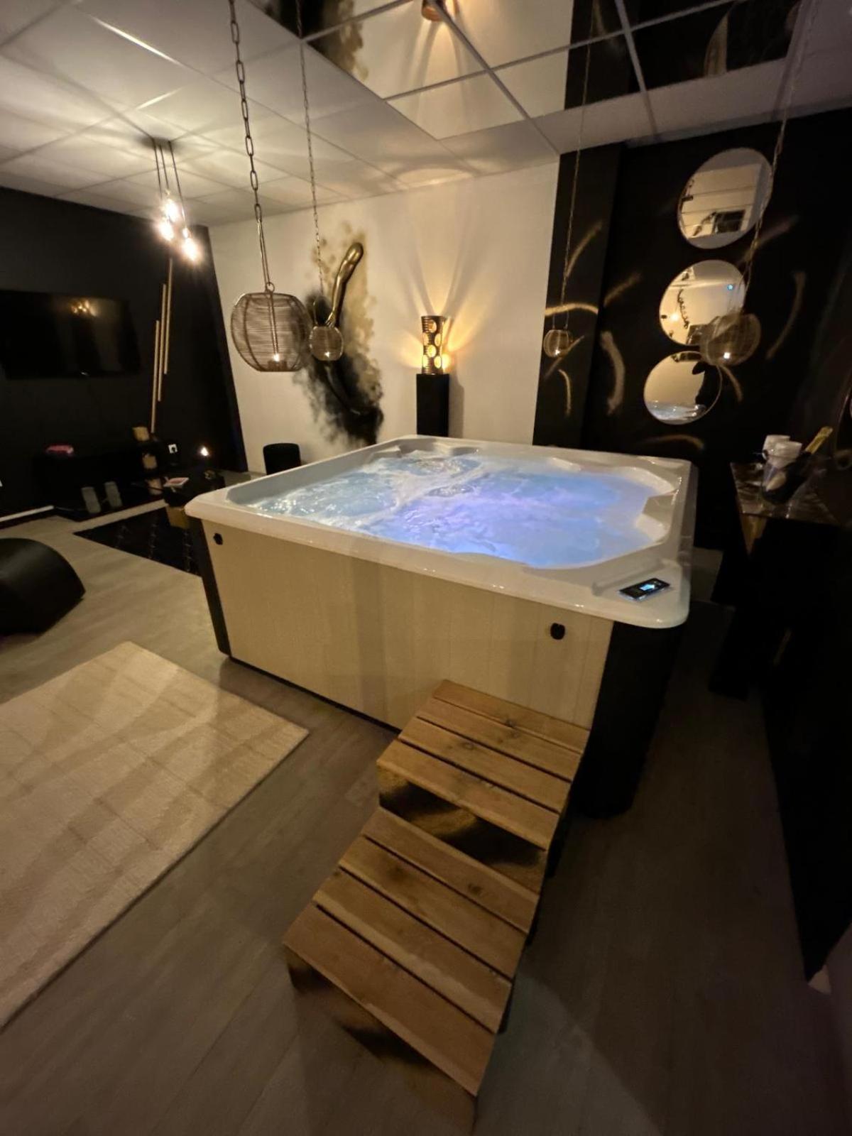 L'Escapade Sensuelle - La Love Room D'เอแปร์เน ภายนอก รูปภาพ